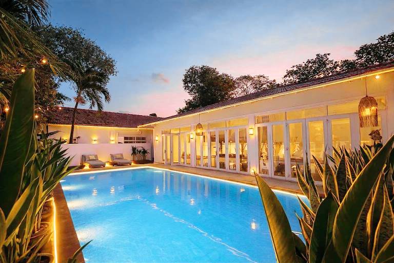 Vacation home with barbeque, private pool & terrace — photo 3