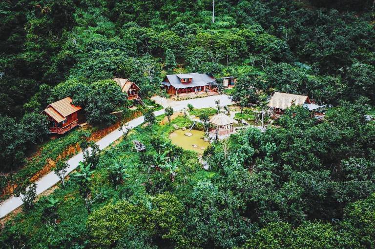 Bungalow with yard, grill & pool | Suitable for remote work — photo 3
