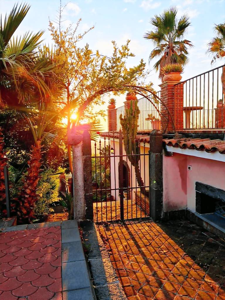 Villa with yard, private pool & terrace | Sea view — photo 2