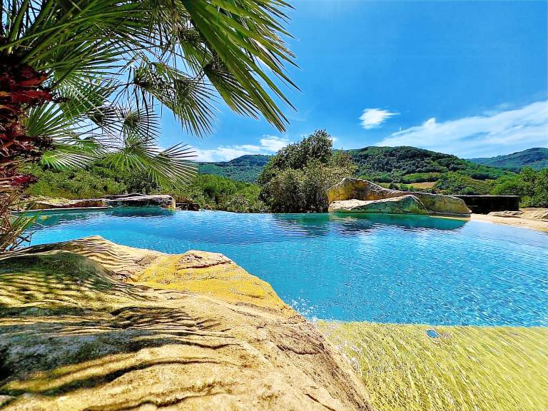 House with barbecue, private pool & yard | Good for workation in Foix