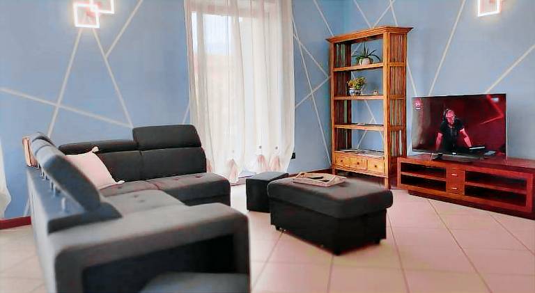 Fully equipped rental apartment with garden & patio | Beach nearby | Pets allowed — photo 2