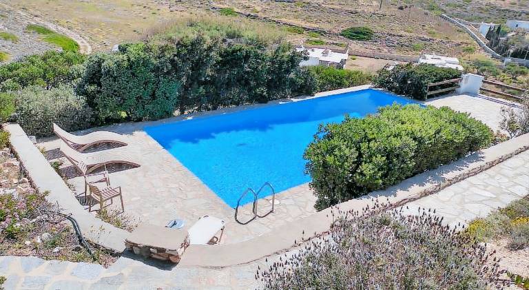 Beautiful house with private pool, patio & yard | Next to the beach | Pets allowed in Paro