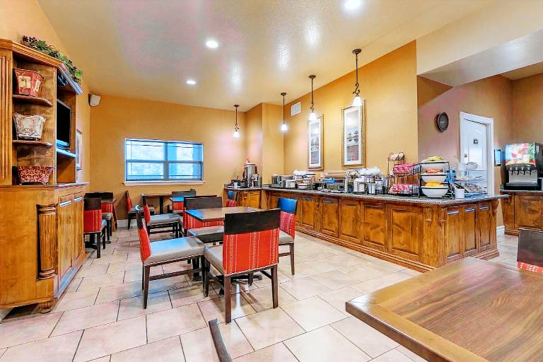 Comfort Inn & Suites Ukiah Mendocino County — photo 4