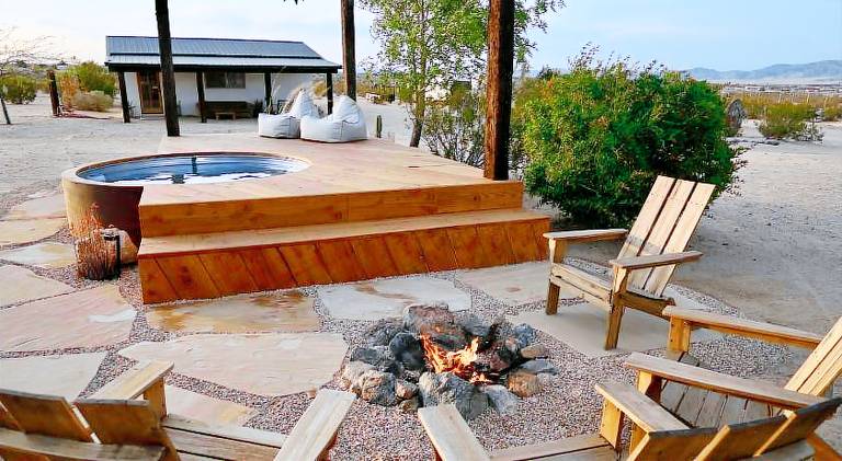 Vacation home with pool | Pet-friendly — photo 2