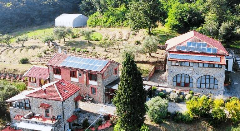 Farm with patio & pool | Dogs allowed in Pontremoli