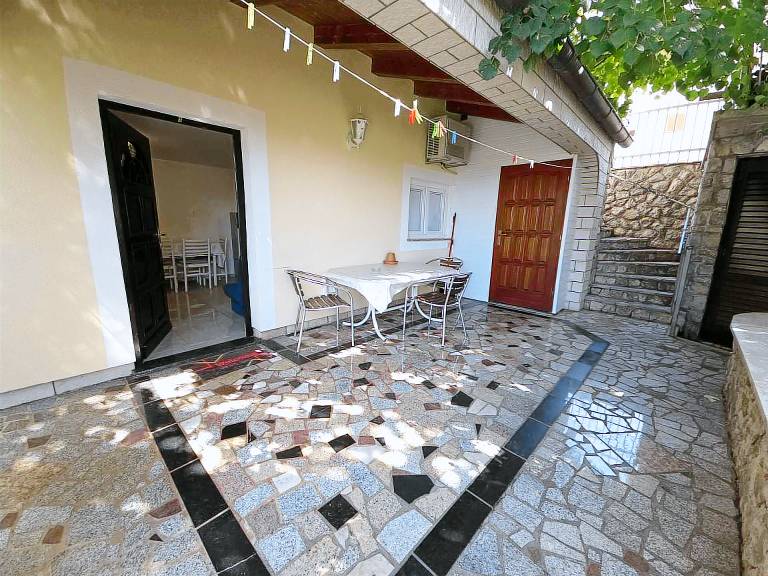Apartment with terrace & barbecue — photo 3