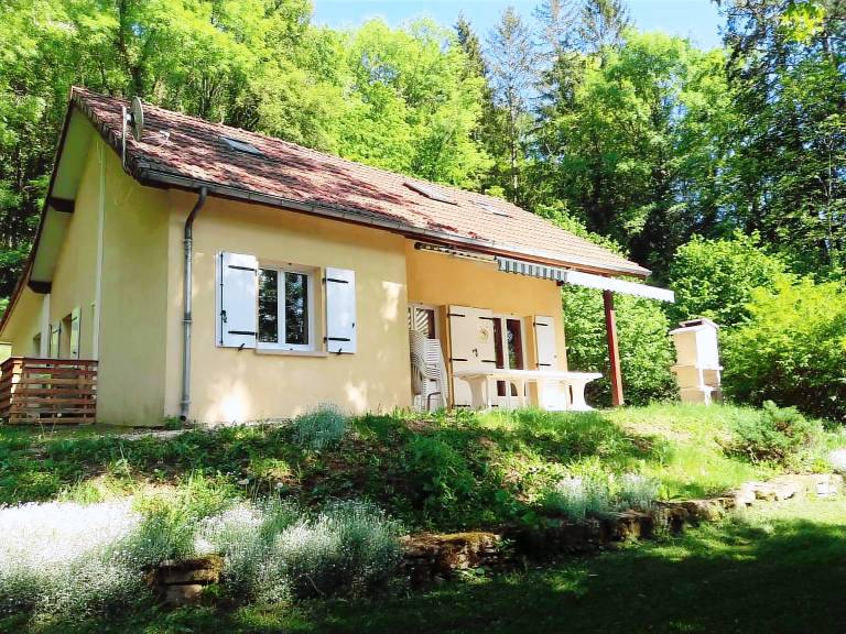 Cottage with barbeque — photo 2