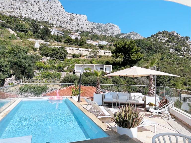 Children-friendly charming holiday apartment with terrace, barbeque & pool | Mountain view | Close to the beach | Pet-friendly — photo 4