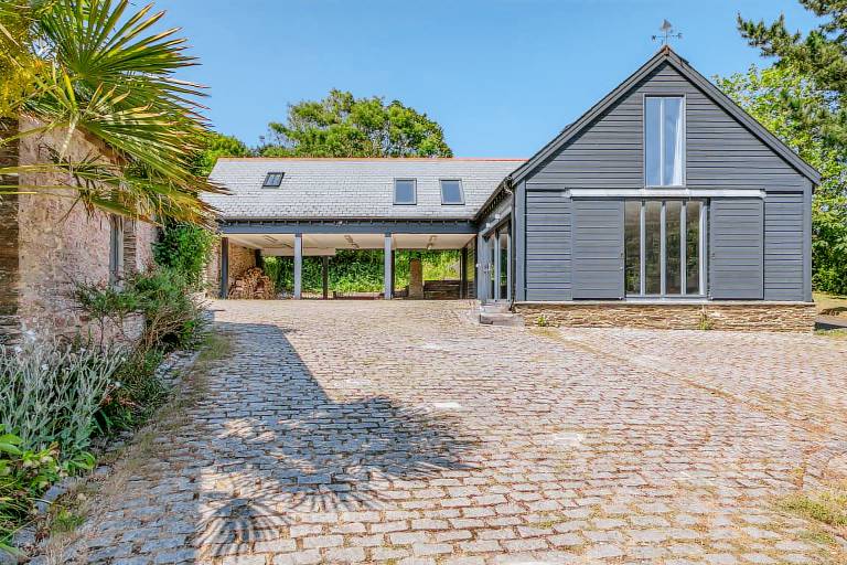 Child-friendly charming cottage with yard | Beach view | Pets are welcome — photo 3