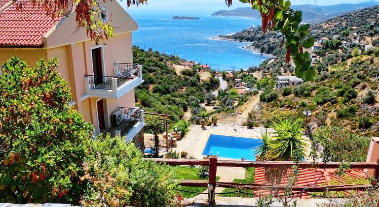 Fully equipped villa with patio, barbeque & private pool | Beach nearby | Good for workation | Dogs allowed — photo 2