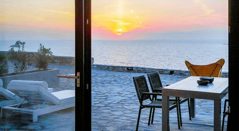 Family-oriented villa with yard, terrace & pool | Dogs allowed — photo 4