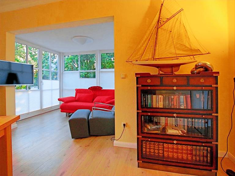 Rental apartment with grill, terrace & yard — photo 4