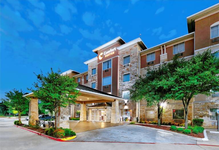 Comfort Suites Arlington - Entertainment District in Arlington, TX
