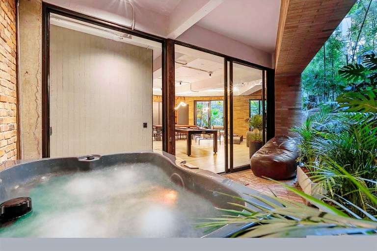 Luxury 3BR Apt with private Jacuzzi & Pool table — photo 4