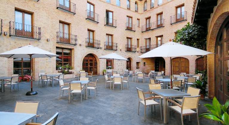 Hotel Cienbalcones — photo 2