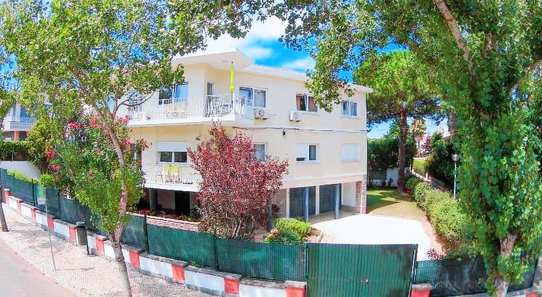 Rental apartment with 4 rooms for 8 persons — photo 3