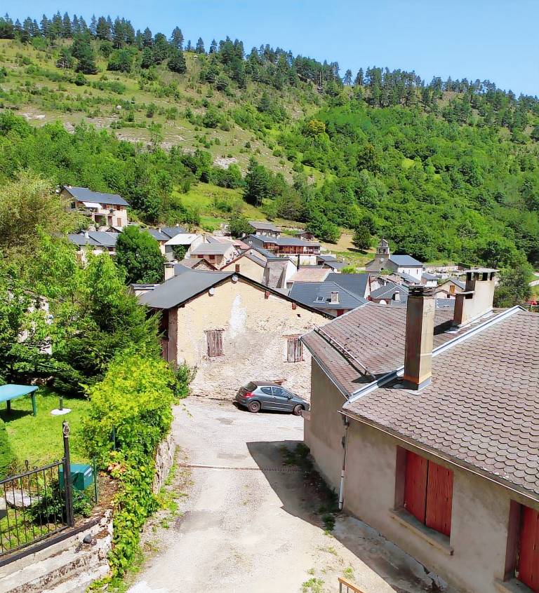 Lovely gite with barbeque, garden & terrace | Pet-friendly — photo 3