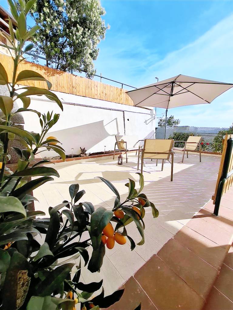 Apartment with private pool, barbecue & terrace | Beach view — photo 5