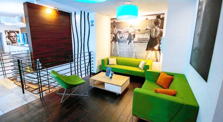 Serviced apartment with terrace, pool & sauna — photo 4