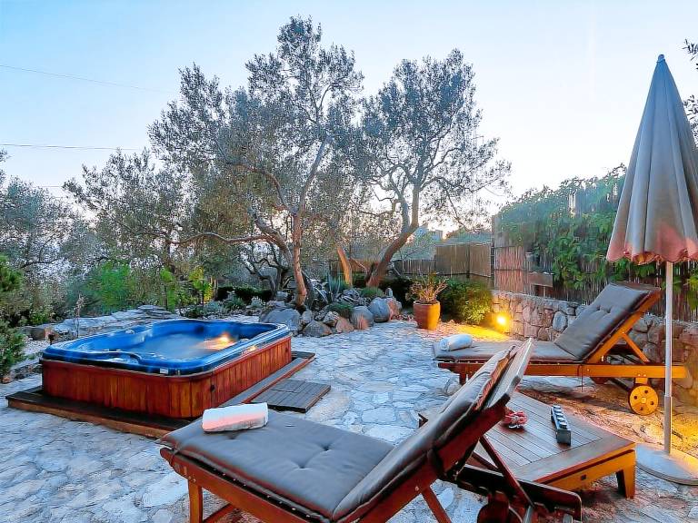 Beautiful vacation home with terrace, garden & barbeque | Pets are welcome — photo 4