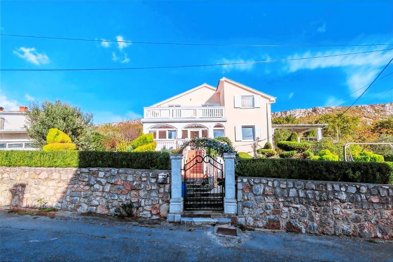 Apartment with garden, barbeque & patio | Suitable for remote work | Pets are welcome in Crikvenica