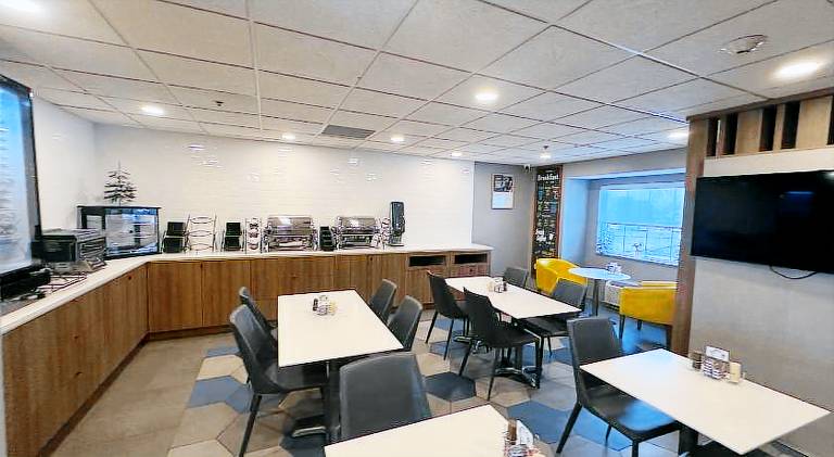 Microtel Inn & Suites - Triadelphia — photo 5