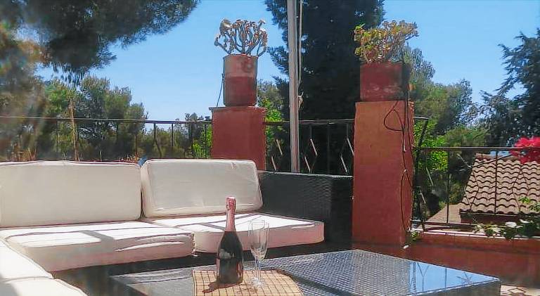Wonderful rental apartment with patio, pool & yard | Pet-friendly — photo 5