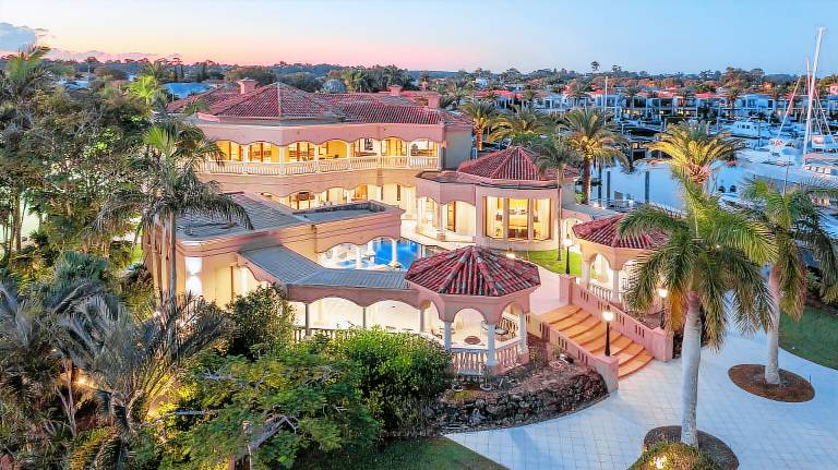 House Sanctuary Cove