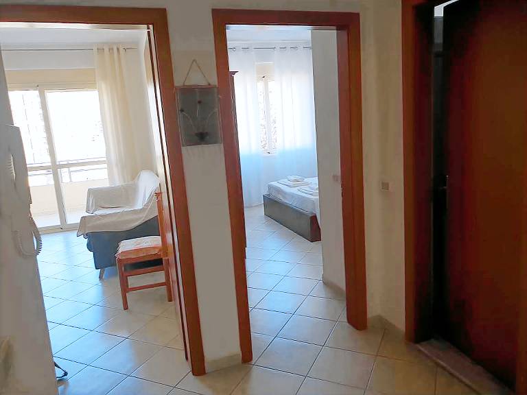 Apartment with patio | Mountain view — photo 4