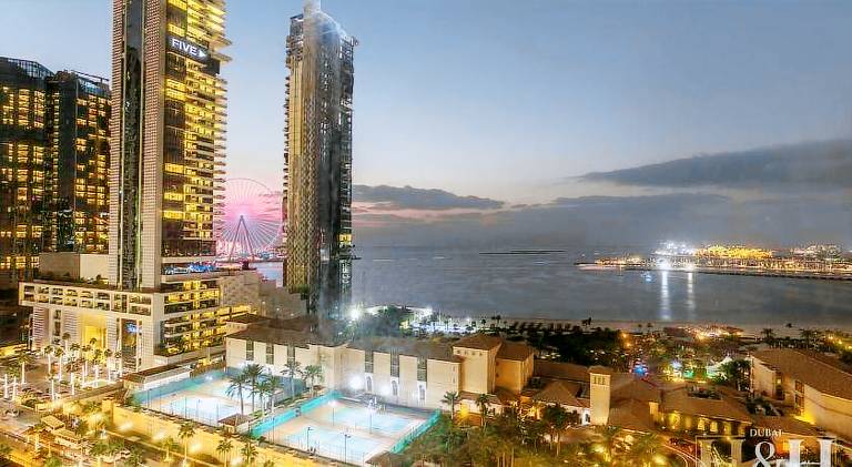 Stunning views of Dubai Sea, Dubai Eye & JBRWalk — photo 5