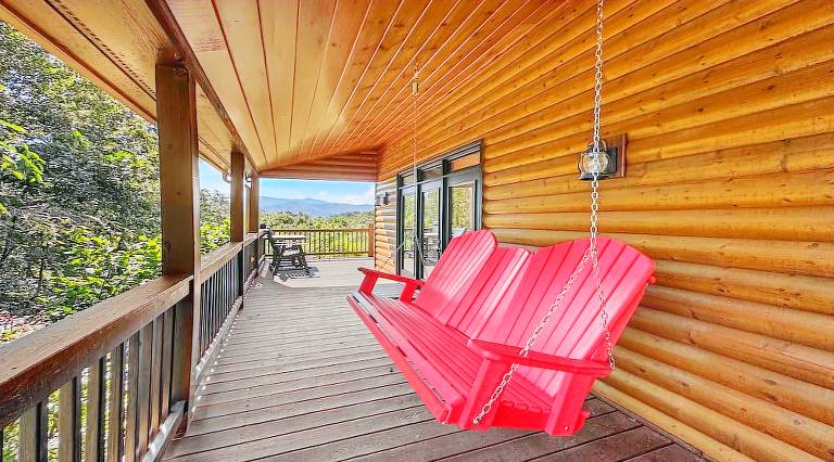 Mountain Solace - Pet Friendly Hot Tub Shuffleboard and Arcade Games — photo 2