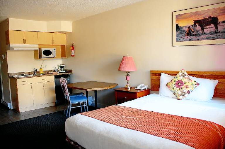 Motel  West End