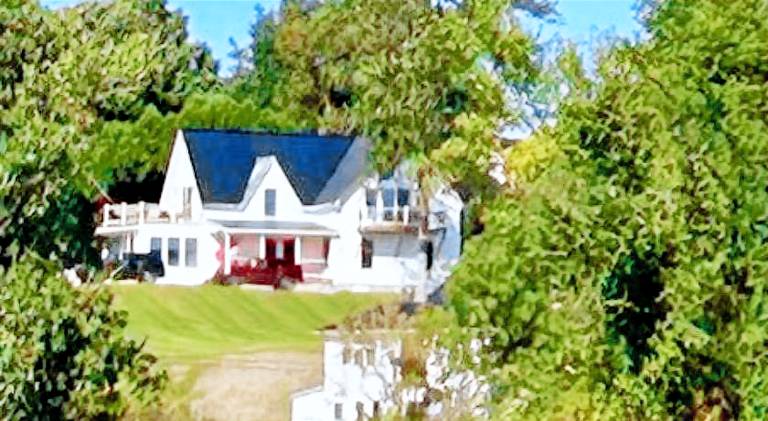 Gray s Manor Lake Memphremagog