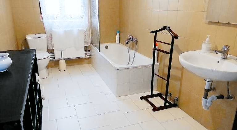 Vacation home with jacuzzi — photo 2