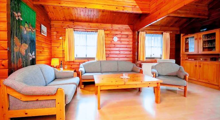 Chalet with 2 rooms for 4 persons — photo 4
