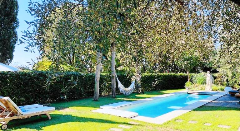 Villa with BBQ, private pool & garden in Santa Maria