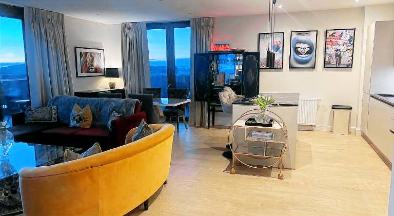 Stunning and central three bedroom Penthouse with roof terrace — photo 5