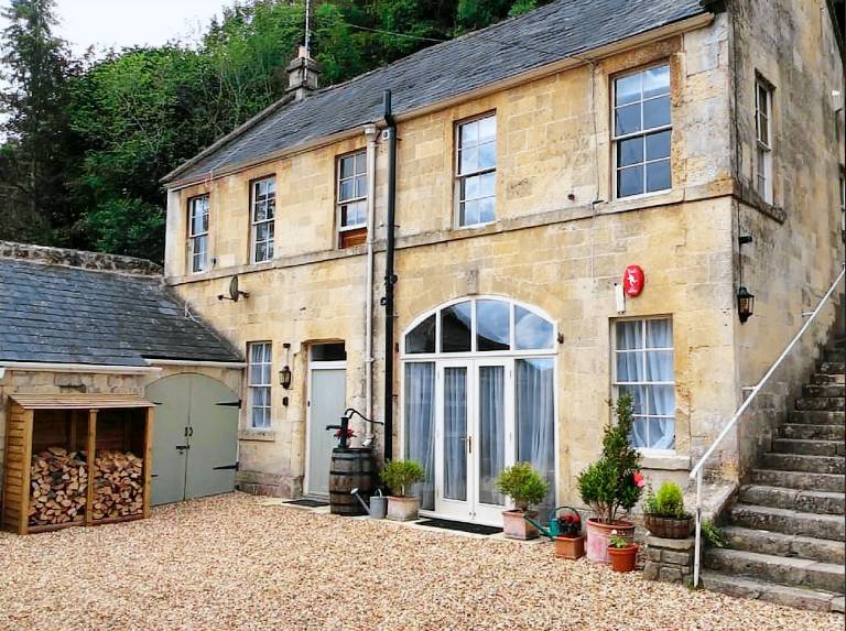 House with barbeque, yard & patio | Perfect for remote work in Bath