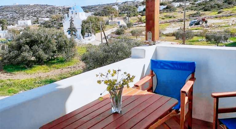 Holiday apartment with patio — photo 2