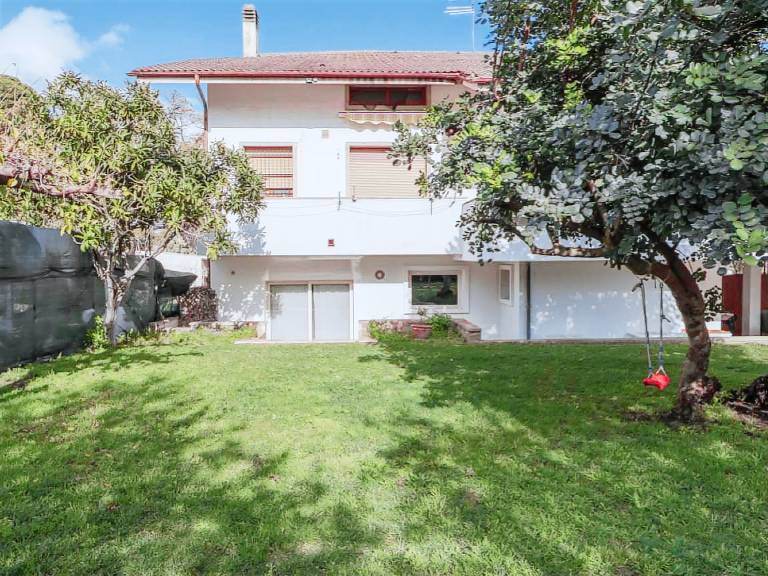 Holiday apartment with private pool, terrace & garden | Nature view | Dogs allowed — photo 4