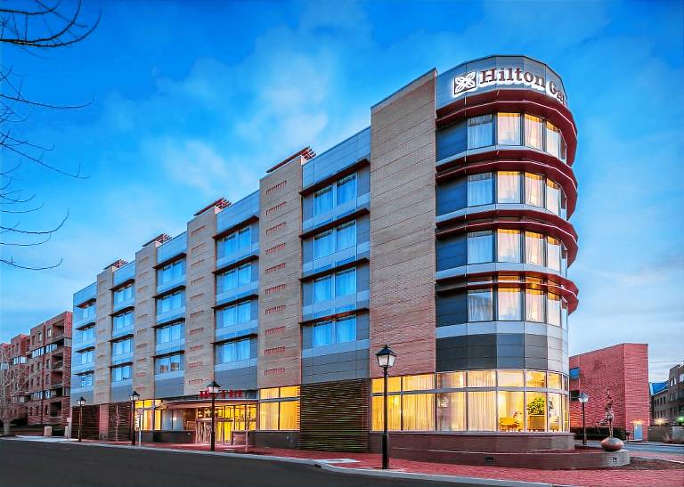 Hilton Garden Inn Alexandria Old Town National Harbor in Alexandria, VA