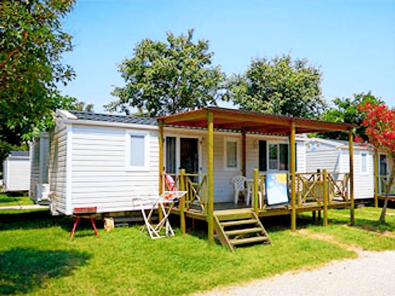 Mobile home with patio & pool | Close to the beach | Pets are welcome — photo 4