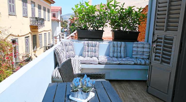 Holiday apartment with patio — photo 2
