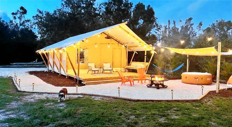 Beautiful tent with jacuzzi | Pets allowed in Punta Gorda, FL