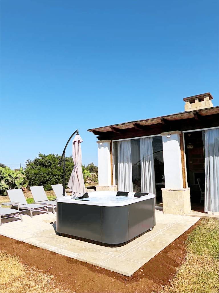 Big house with pool, terrace & garden | Perfect for remote work | Pets allowed — photo 2