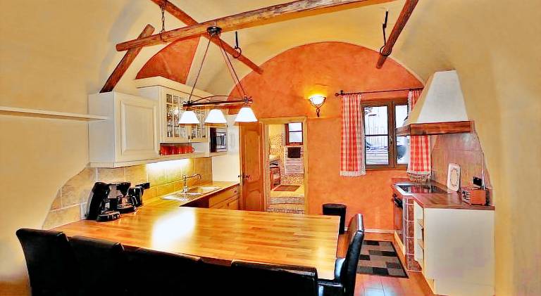 Chalet with jacuzzi — photo 5