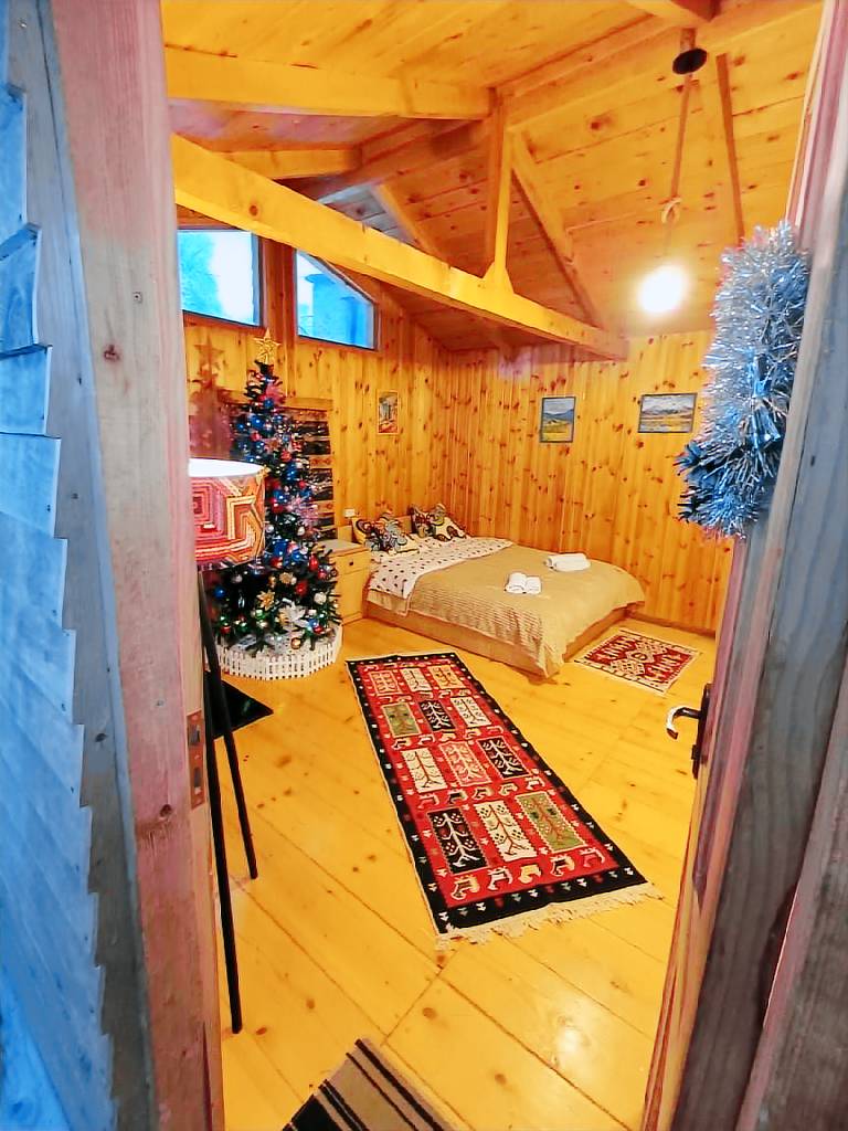 Vacation home with hot tub | Pet-friendly in Mestia