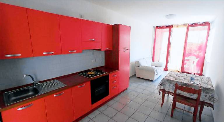 Serviced apartment with patio | Pet-friendly — photo 2