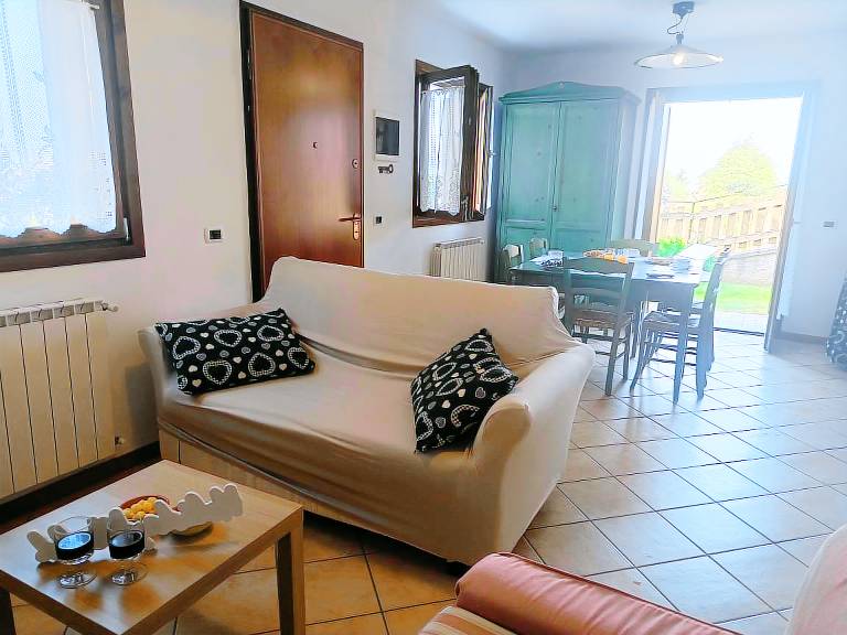 Holiday apartment with yard & barbecue — photo 3