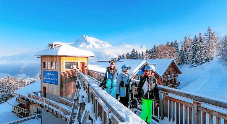 Serviced apartment with sauna, terrace & hot tub | Next to the ski | Pets allowed in Combloux